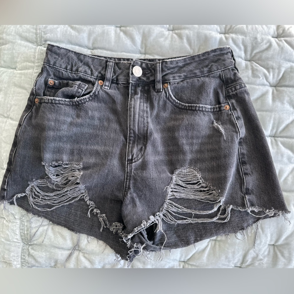 Garage Denim Festival Ripped Jean Shorts Women’s US Size 5 / 27 Light-wash Black